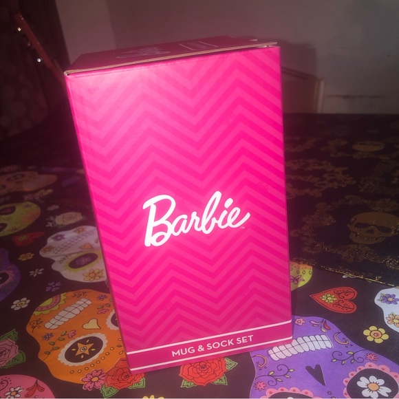 Barbie the movie Mug and socks gift set. New in box perfect holiday gift - Picture 6 of 7